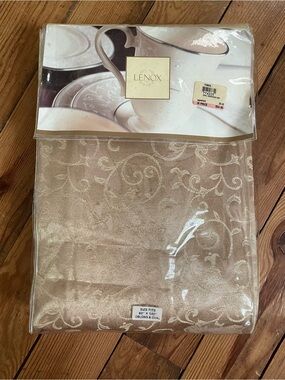 Lenox Opal Innocence Oblong  Tablecloth